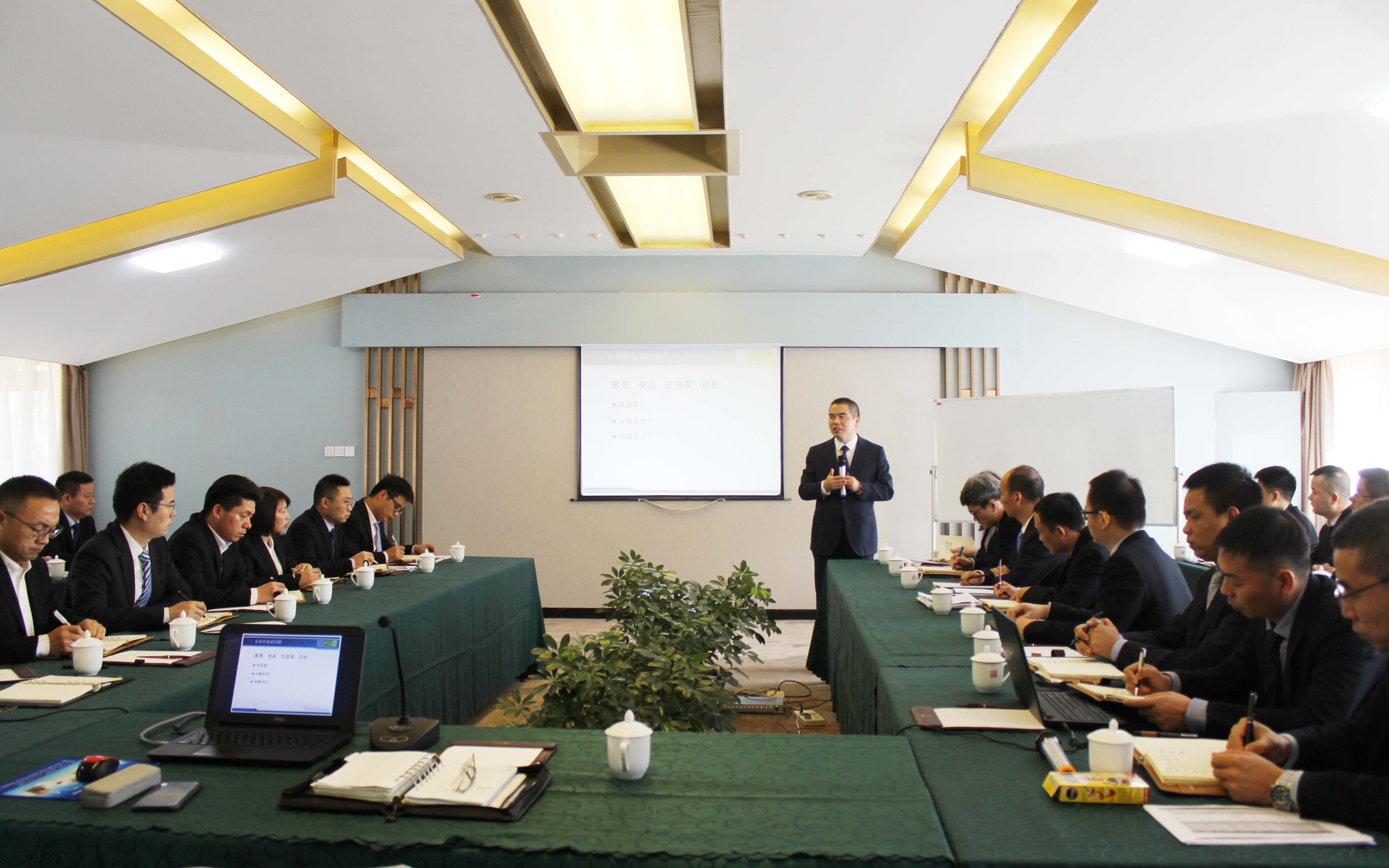 企業(yè)內(nèi)部要避免裙帶關(guān)系帶來的負面影響